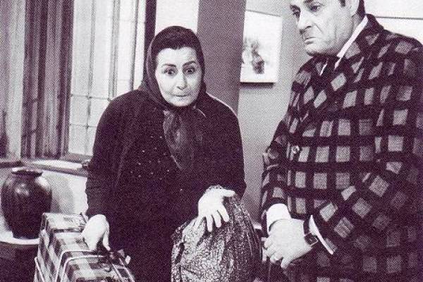 Μίτση, η αδελφή του Λάμπρου Κωνσταντάρα πέθανε από τον καημό της, λίγους μήνες μετά τον θάνατο του αγαπημένου της αδελφού. Ήταν εννιά χρόνια νεότερη του και έπαιζε στο πλευρό του