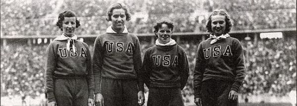 Η Μπέτυ Ρόμπινσον με την ομάδα της σκυταλοδρομίας στους Ολυμπιακούς του Βερολίνου 1936