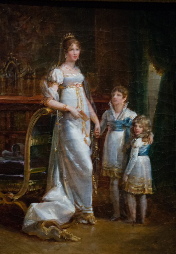 Η Ιωσηφίνα με τα δυο παιδιά της. 