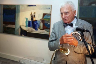 Το 1951 διορίστηκε επιμελητής στην έδρα του ελεύθερου σχεδίου με καθηγητή τον Χατζηκυριάκο - Γκίκα στην Ανώτατη Σχολή Αρχιτεκτόνων