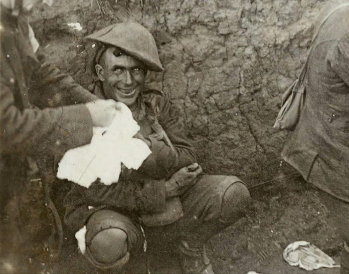 Shell-shocked-soldier-1916-700x549
