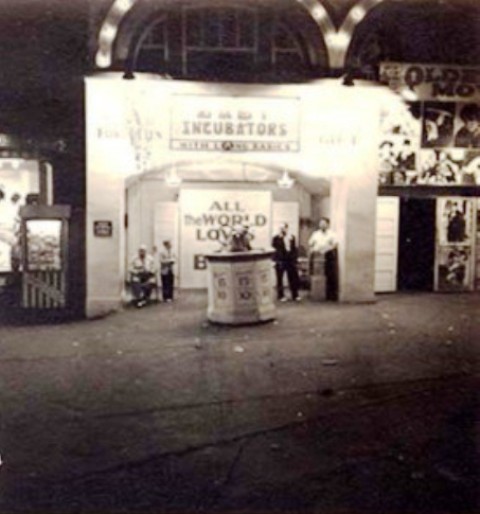 Η έκθεση στο λούνα παρκ του Coney Island