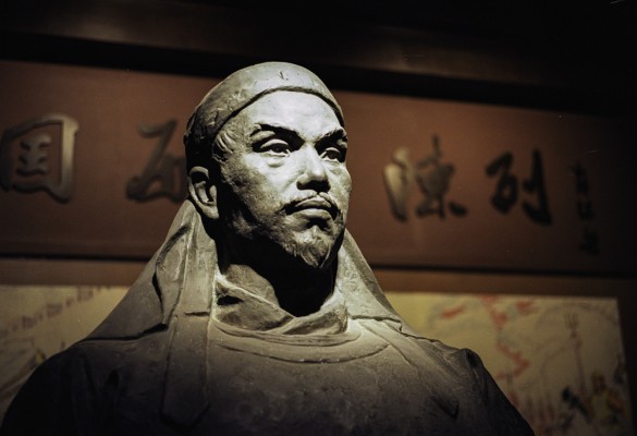 Άγαλμα του Χονγκ Ξιουκούαν
