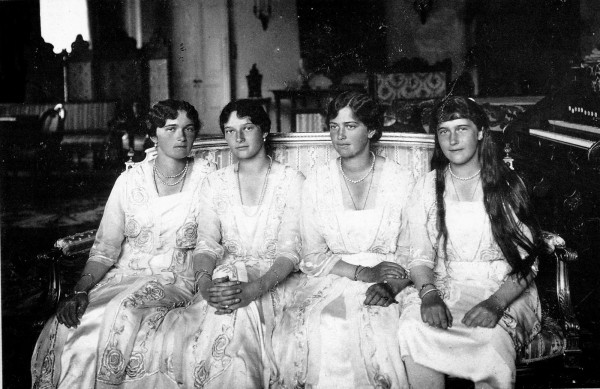 Οι πριγκίπισσες Όλγα, Τατιάνα, Μαρία και Αναστασία το 1916
