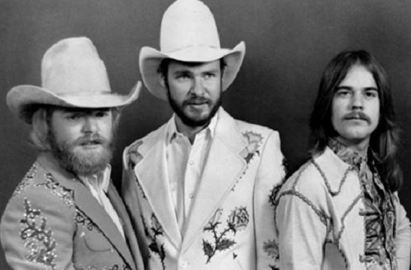 Oι ZZ TOP πριν αφήσουν γενειάδες. Ποια εταιρεία με ξυραφάκια τους έδινε μυθικά ποσά για ένα απλό ξύρισμα; Η αποστομωτική απάντηση