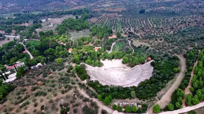 Στο πλαίσιο του φεστιβάλ κιννηματογράφου έχουν εμφανιστεί μερικοί από τους πιο γνωστούς ξένους και Έλληνες ηθοποιούς