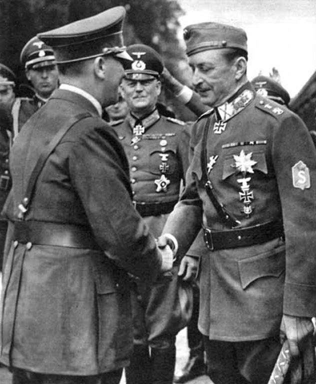 O Χίτλερ συναντά τον Μανερχάιμ.
