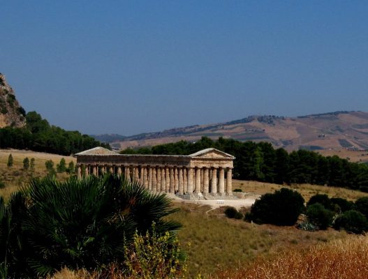 Τα ασημένια σερβίτσια που κόστισαν στην Αθήνα τον πόλεμο με τη Σπάρτη. Πώς οι κάτοικοι στην Σεγέστα τους εξαπάτησαν