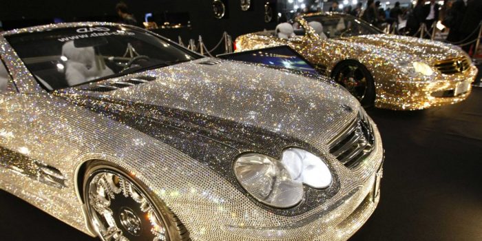 mercedes-benz-sl600-covered-with-swarovski-crystal-glass-2-700x350