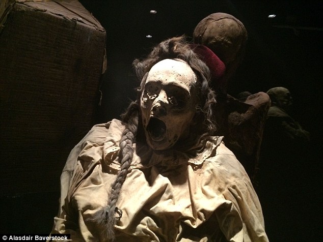 Οι μούμιες του μουσείου έχουν "πρωταγωνιστήσει" και σε ταινίες τρόμου. Η πιο γνωστή είναι η "El Santo vs The Mummies of Guanajuato"