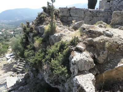  Η πρόσφατη αρχαιολογική σκαπάνη στην Ιθάκη κάνει τους αρχαιολόγους να πιστεύουν ότι εντόπισαν τμήμα από το παλάτι του Οδυσσέα.