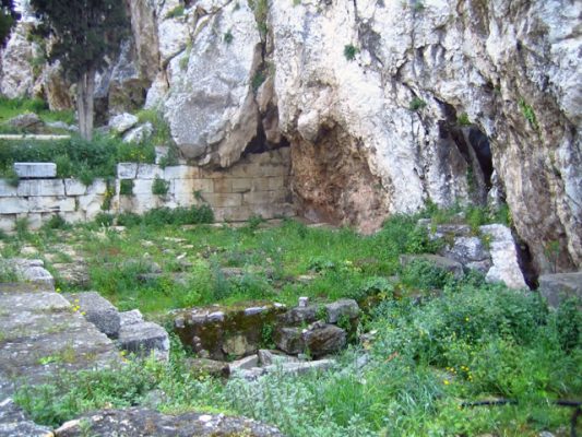Κλεψύδρα, η φυσική πηγή της Ακρόπολης ήταν τόπος λατρείας και από ...