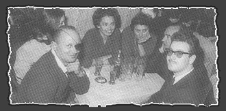 Στο ίδιο τραπέζι με τον Μοσέ Νταγιάν. Ο Σαν παραχωρούσ μέρος των εσόδων του σε μια οργάνωση για τον Ισραηλινό στρατό 