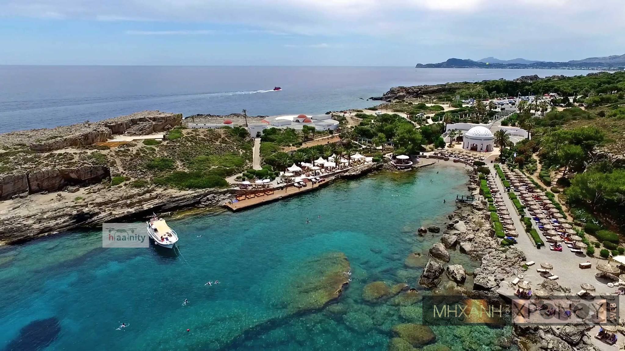 Που αναβλύζει το “Τσιλλόνερο” που θεράπευε την παχυσαρκία, τις αλλεργίες και όλες τις παθήσεις των εντέρων. Θεαματική πτήση πάνω από διάσημες ιαματικές πηγές που έγιναν στον πόλεμο στρατόπεδο συγκέντρωσης αιχμαλώτων (βίντεο)