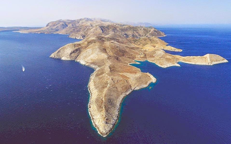 Το ακρωτήριο Ταίναρο είναι η μεσαία χερσόνησος της Πελοποννήσου και βρίσκεται μεταξύ του Λακωνικού και του Μεσσηνιακού κόλπου 