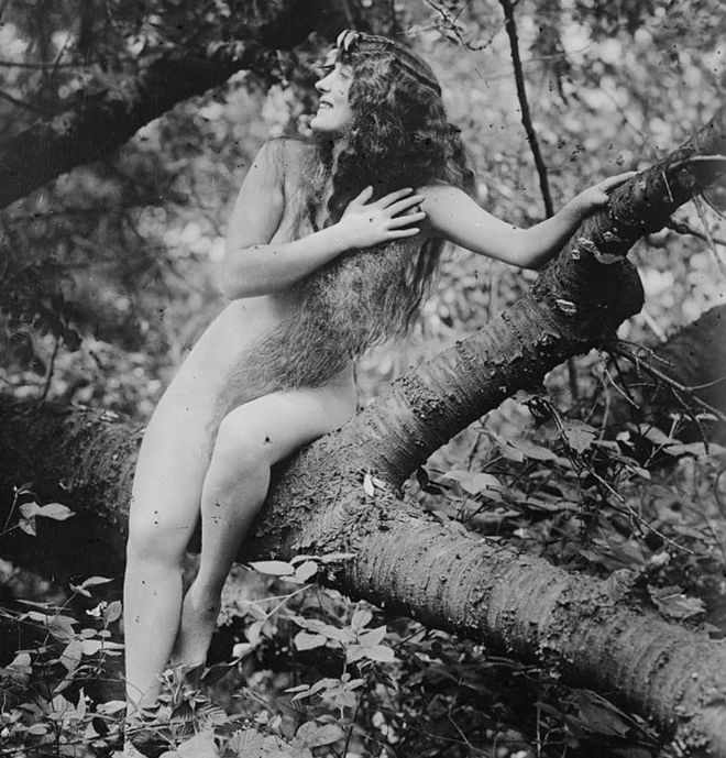 Η Ανέτ Κέλερμαν έγινε ο πρώτος άνθρωπος που εμφανίστηκε γυμνός σε ταινία του Χόλιγουντ. 