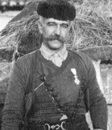 Ένας ανεπανάληπτος Έλληνας: Ο Κωνσταντίνος Μάνος χορήγησε γενναία τους Ολυμπιακούς Αγώνες, αγωνίσθηκε στην Κρήτη και στους Βαλκανικούς πολέμους. Ήταν ποιητής και αεροπόρος που πέθανε εν δράσει