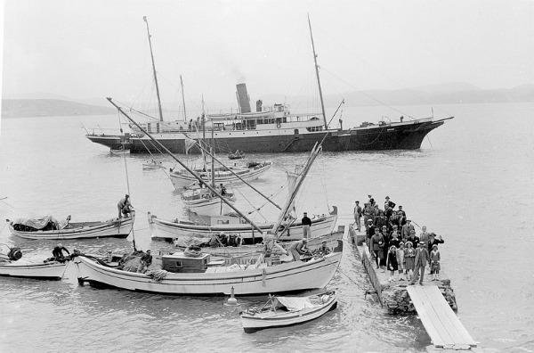 Το επιβατηγό πλοίο "Μοσχάνθη Τόγια" είχε μήκος 62 μέτρα και 598 ΚΟΧ. Ναυπηγήθηκε το 1895 στη Γλασκώβη της Σκωτίας και το 1922 αγοράστηκε από τουςαδελφούς Τόγια. φωτογραφία: grafasdiving.gr