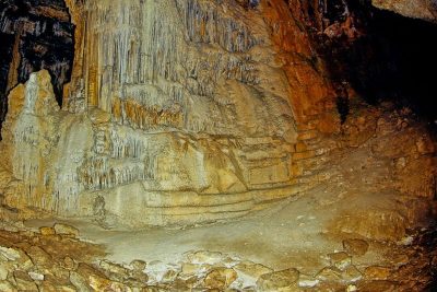 Το εσωτερικό του σπηλαίου 