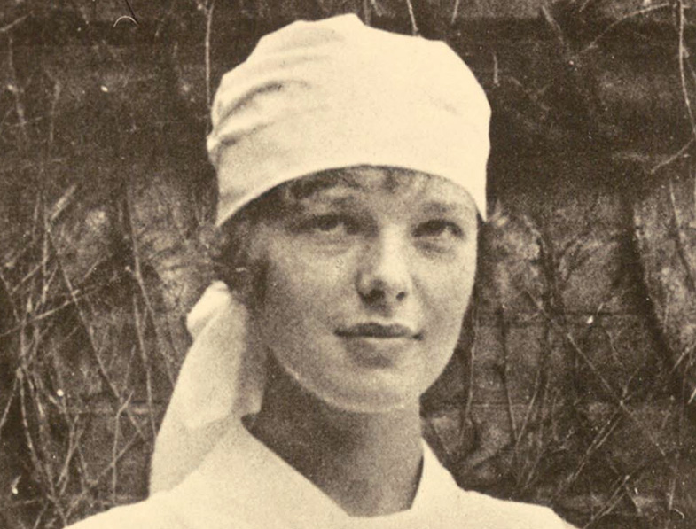Ως νοσοκόμα στον Α' Παγκόσμιο Πόλεμο