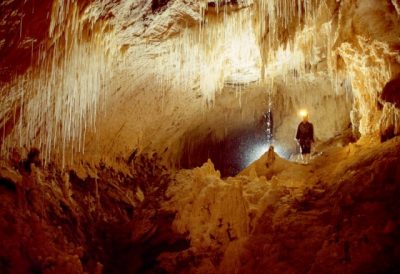 waitomo-cave-new-zealand_limestone-formations_14968