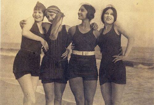 american-broadway-dancers-take-to-the-beach-usa-1920s