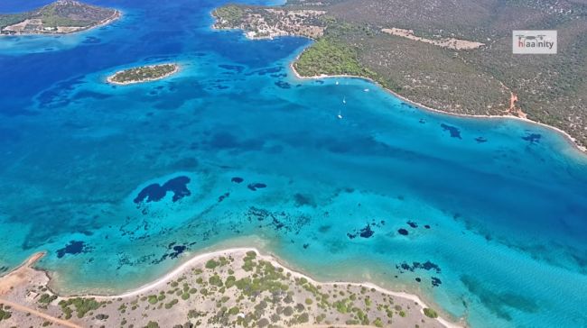 Η εξωτική πολυνησία στον Ευβοϊκό, όπου έκανε διακοπές η Κάλας και η κόρη του Πικάσο. Ήταν προίκα της βασίλισσας Όλγας και ο Ομέρ Πασάς είχε το χαρέμι του (drone)