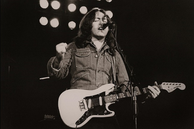 Η ξεχασμένη συνέντευξη του Rory Gallagher στον Γιάννη Πετρίδη το 1981. Ο μεγάλος ρόκερ αποκαλύπτει τον θαυμασμό του για τον Neil Young και τον Bruce Springsteen (ηχητικό)
