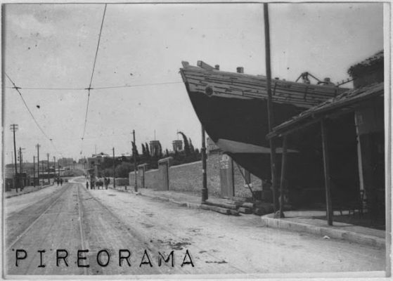 Όταν ο μεγιστάνας Ρότσιλντ χόρευε ζεϊμπέκικο στο Πέραμα. Έκανε το τραπέζι στους εργάτες που έφτιαχναν το σκάφος του. Η θαλαμηγός αγοράστηκε αργότερα από τον Ζιβανσί