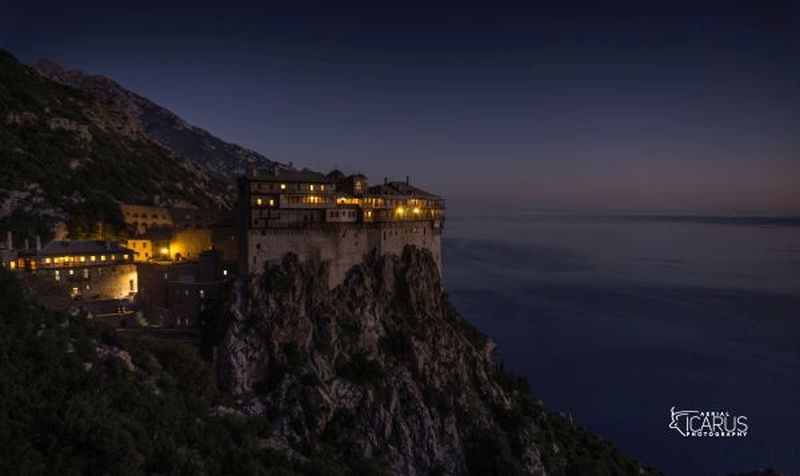 Δείτε από ψηλά το Άγιο Όρος. Τι αναφέρει η παράδοση για την ναυτική περιπέτεια της Παναγίας. Που έφτασε πρώτα (βίντεο drone)