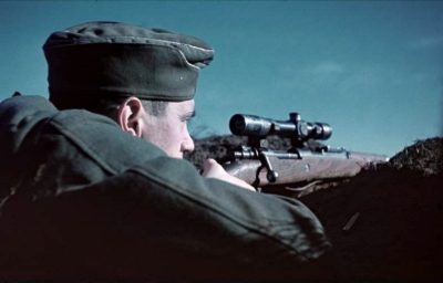 Η ιστορία των ελεύθερων σκοπευτών από τον αμερικανικό εμφύλιο μέχρι τον Δεύτερο Παγκόσμιο. Στον πόλεμο των Μπόερς οι βρετανοί ελεύθεροι σκοπευτές φόρεσαν για πρώτη φορά στολή καμουφλάζ