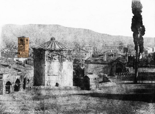 Ο Πύργος με το ρολόι του Έλγιν στην Αθήνα. Τον δώρισε για να “κλείσει στόματα” και έγινε στέκι παρανόμων. Τι απέγινε