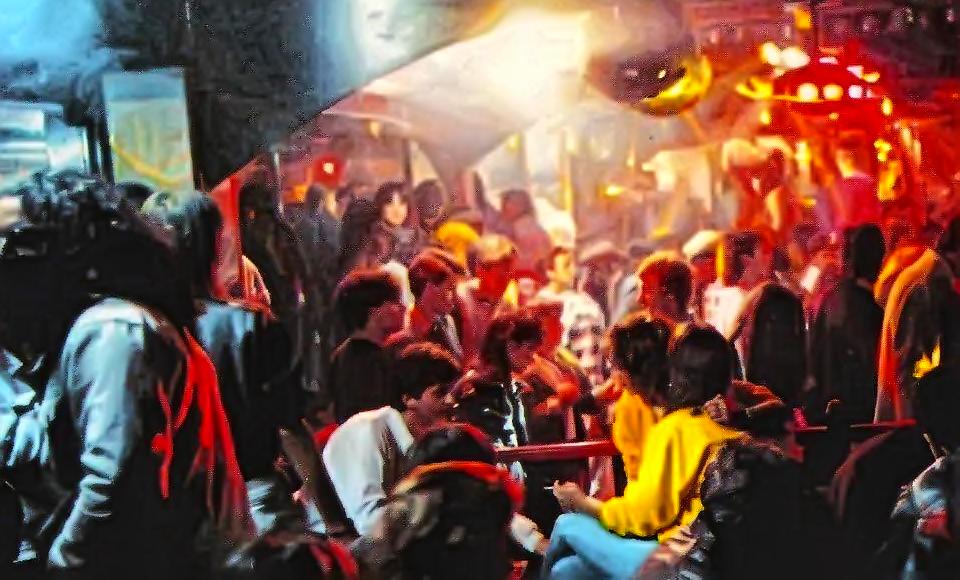 Τα τέσσερα “Μ”. Ποια ήταν και τι γινόταν όταν ακούγονταν στα ηχεία των κλαμπ . Αυτά ήταν τα θρυλικά ροκάδικα της Αθήνας τη δεκαετία του ’80