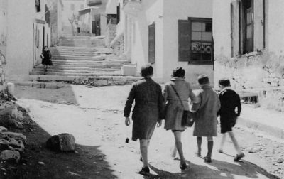 Η άγνωστη αντιστασιακή δράση των Καλύμνιων κατά της ιταλικής κατοχής με ορμητήριο την Πλάκα. Ο ρόλος των φοιτητών και που έδιναν τα μυστικά ραντεβού