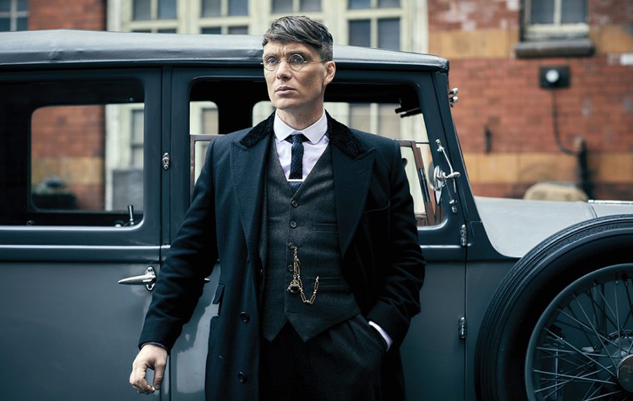 Ο αντισυμβατικός “Τόμι Σέλμπι” της σειράς “Peaky Blinders”. Ο Κίλιαν Μέρφι υποδύθηκε τρανσέξουαλ, το Σκιάχτρο και τον Ρόμπερτ Φίσερ στο “Inception”. Παράτησε τις νομικές σπουδές για να γίνει μουσικός
