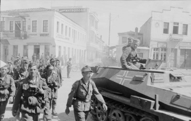 Η συνθηκολόγηση με τους Γερμανούς από τον στρατηγό Τσολάκογλου. Η υπογραφή παράδοσης σε καφενείο στους Αμπελόκηπους. Η άρνηση του Αρχιεπισκόπου να “ευλογήσει” τον κατακτητή