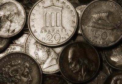 Τι σημαίνει Φ.Π.Α και πότε επιβλήθηκε για πρώτη φορά στην Ελλάδα. Γιατί ένας καθηγητής είχε προτείνει να ονομαστεί Φ.Ε.Τ.Α; Ο ρόλος του Δημήτρη Τσοβόλα στην ομαλή εφαρμογή του