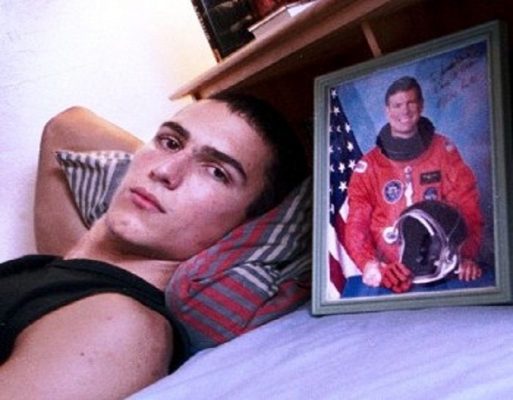 Ο 15χρονος χάκερ που παραβίασε με ευκολία κρίσιμα αρχεία της NASA και του Πενταγώνου. Η κατάθλιψη και η αυτοκτονία όταν κατηγορήθηκε ότι είχε υποκλέψει στοιχεία από μεγάλες τράπεζες