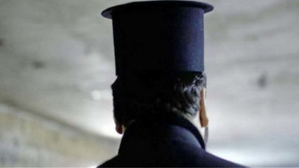 Συνελήφθη 68χρονος ιερέας στη Σαλαμίνα. Φέρεται να κακοποίησε σεξουαλικά 12χρονο