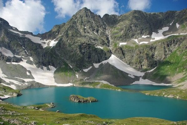 Τα πιο επικίνδυνα μέρη του κόσμου για κολύμπι. Ποτάμια, λίμνες και θάλασσες, όπου έχασαν τη ζωή τους χιλιάδες άνθρωποι. Οι ειδυλλιακές εικόνες που ξεγελούν