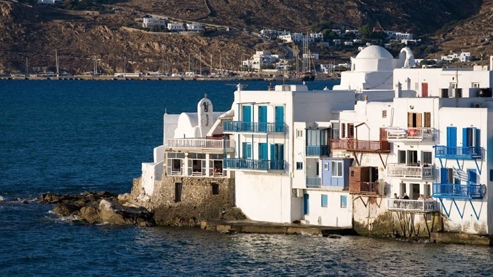 Κοιμόμουν στο αυτοκίνητo γιατί έπρεπε να μένω σε σπίτι με ποντίκια, καταγγέλλει εργαζόμενη στη Μύκονο