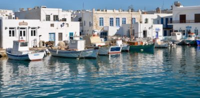 Συναγερμός σε Ρέθυμνο, Πάρο, Μύκονο, Μήλο, Σαντορίνη. Εκτινάχθηκε η θετικότητα,  Covid-free η Κάρπαθος. Τι συμβαίνει με την Αττική