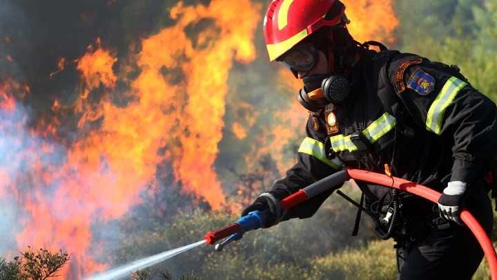 Υπό έλεγχο η φωτιά στο Ρέθυμνο. Επέστρεψαν στα σπίτια τους οι κάτοικοι των οικισμών που είχανε εκκενωθεί. Μεγάλες καταστροφές