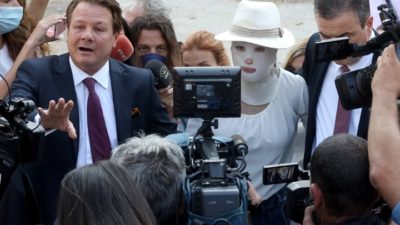 Επίθεση με βιτριόλι. Δίκη με άνδρες ενόρκους, ζήτησε η κατηγορούμενη. Γιατί ζήτησε να εξαιρεθούν οι γυναίκες