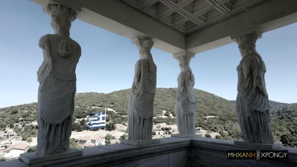 Οι Καρυάτιδες δεν ήταν από την Αθήνα, αλλά από την Λακωνία. Η μαρτυρική ιστορία των Καρυών που έκαψαν δυο φορές οι Γερμανοί (drone)