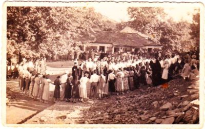 Καγκελάρι. Ο παραδοσιακός κυκλικός χορός της Ηπείρου που χορεύεται χωρίς μουσική. Γιατί τον αποκαλούν ο Χορός των ερωτευμένων