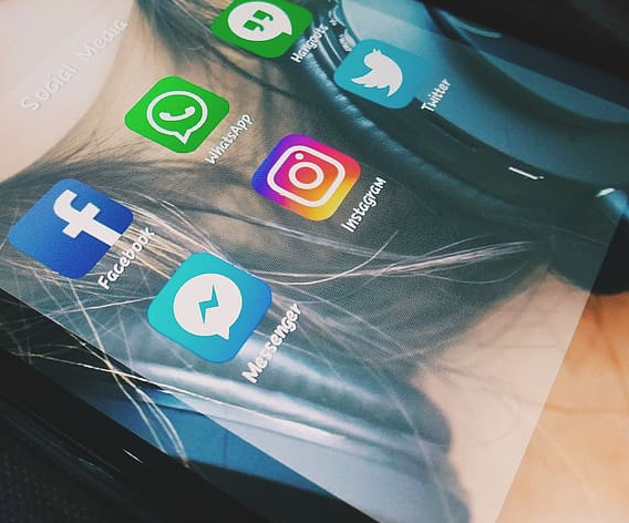 Νέος νόμος για τους influencers στην Ισπανία. Αφορά το περιεχόμενο, τι είναι το “δικαίωμα διόρθωσης” που προτάθηκε