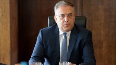 Καταδίωξη στο Πέραμα. Στον Θεοδωρικάκο το πόρισμα του πειθαρχικού ελέγχου-Ανακοινώνει τη Δευτέρα μέτρα για την αστυνομία
