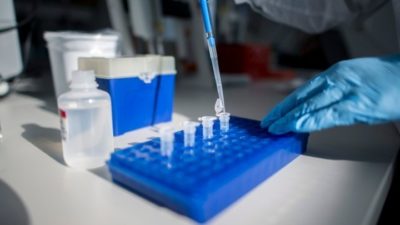 Ανησυχία για τη νέα μετάλλαξη του κορονοϊού από τη Νότιο Αφρική-Τι λένε οι επιστήμονες