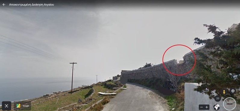 Γκρέμισαν τη μάντρα του νεκροταφείου για να “βλέπει” θάλασσα ο νεκρός αεροπόρος. Η συγκινητική ιστορία πολέμου